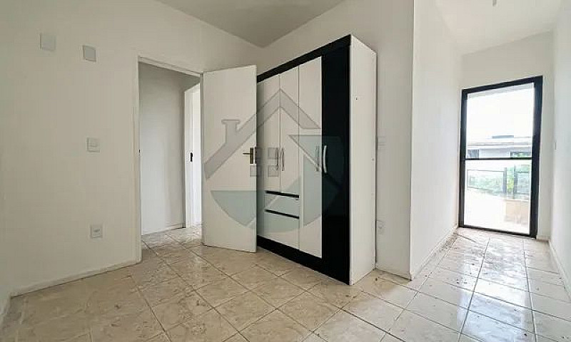 Casa Com 3 Quartos E...