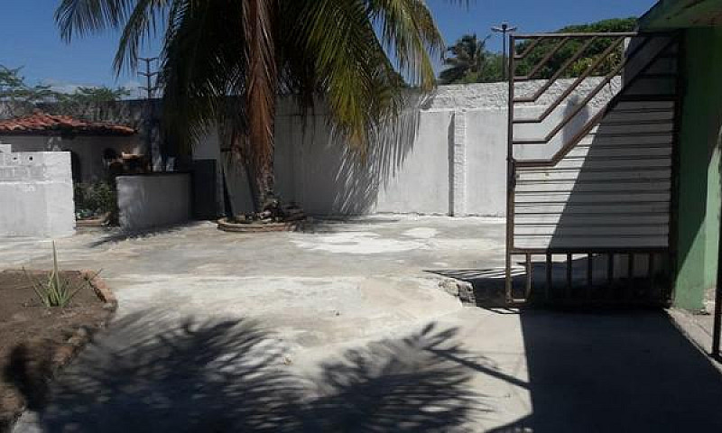 Casa Ampla No Conj B...