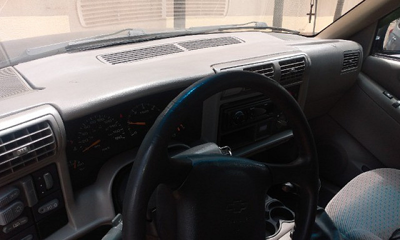 Blazer 4.3 Dlx Execu...