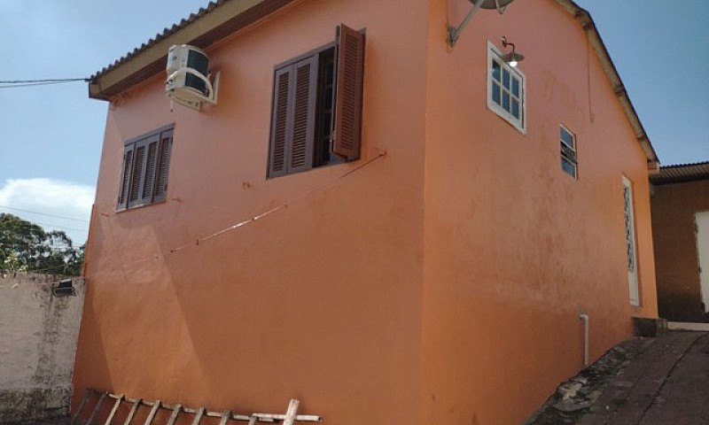 Ótima Casa Parada 02...