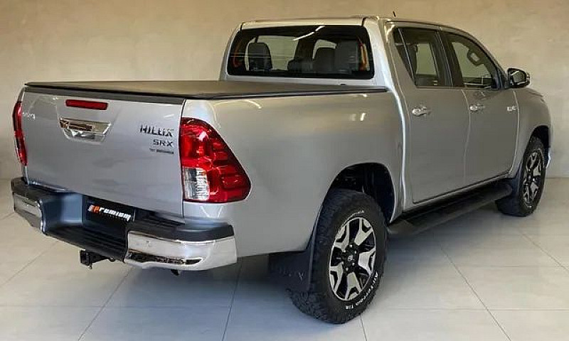 Toyota Hilux 2.8 Srx...
