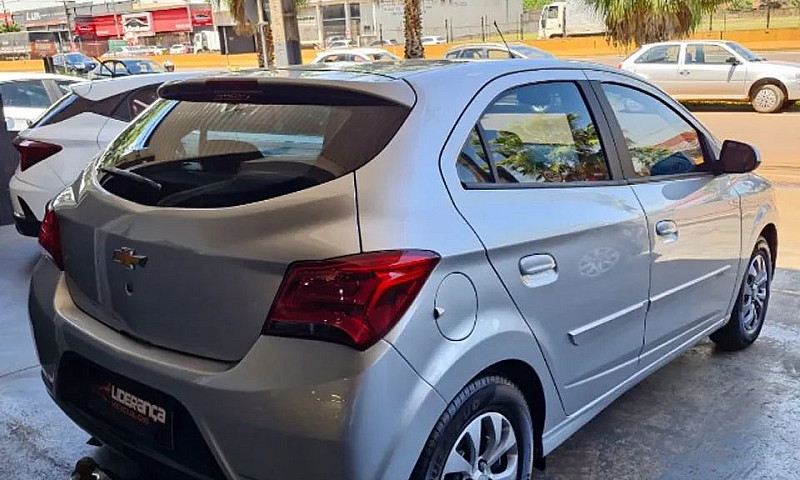 Onix 1.0 Lt Hatch An...