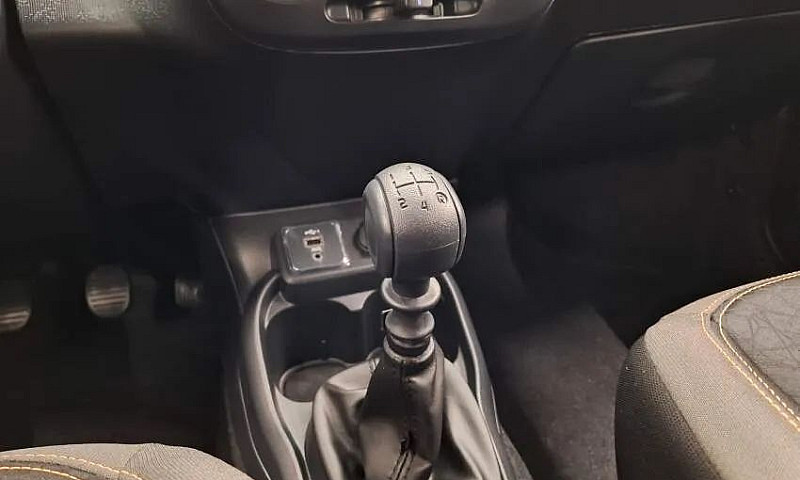 Fiat Mobi Trekking 1...