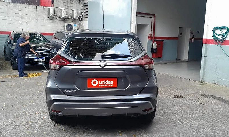 Nissan Kicks Active ...