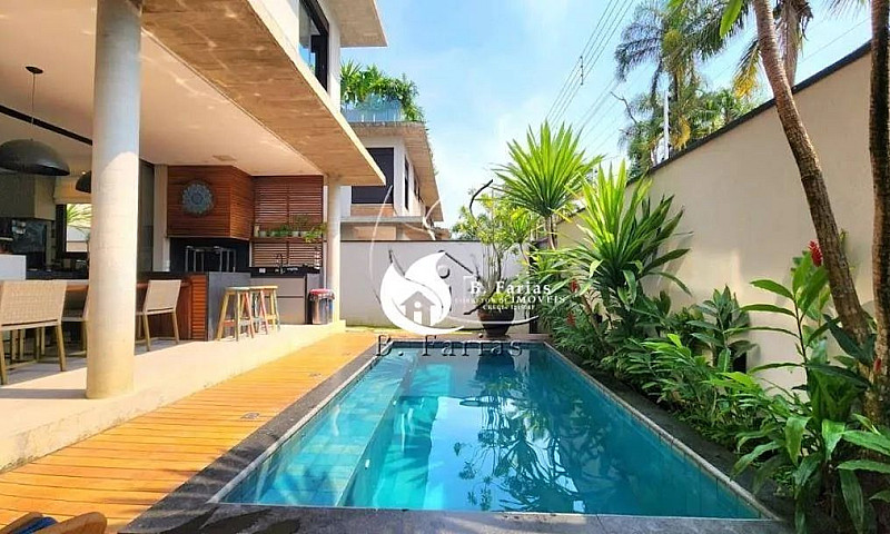 Casa Com 4 Dormitóri...