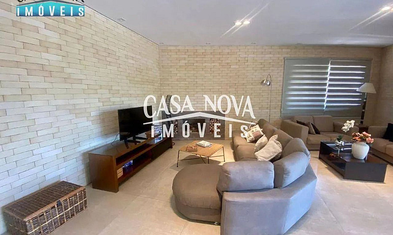 Casa Com 4 Dormitóri...