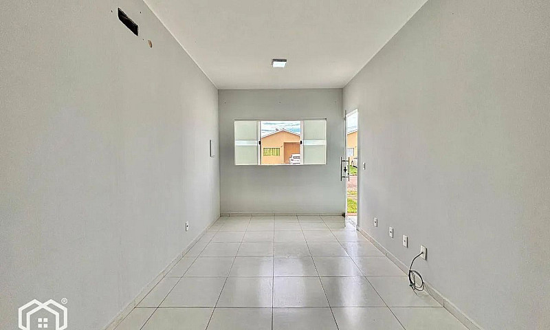 Casa Com 2 Dormitóri...