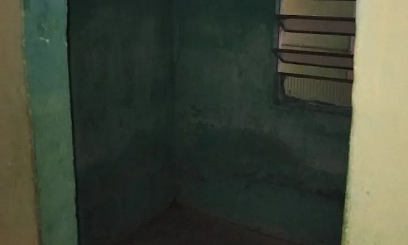 Vende-Se Casa Com 3 ...