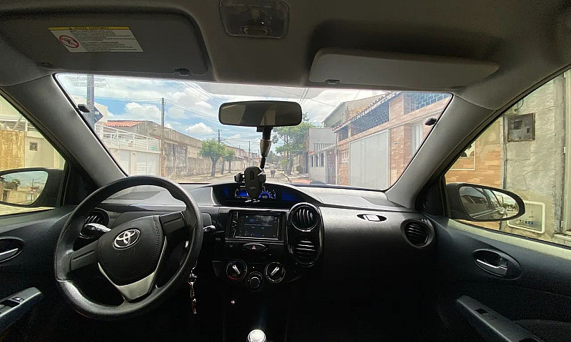 Toyota Etios X 1.3 F...