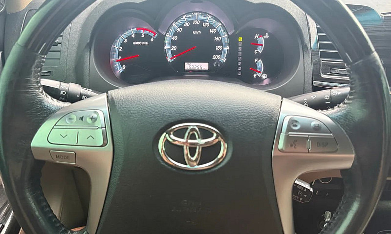 Toyota Hilux Sw4 Srv...