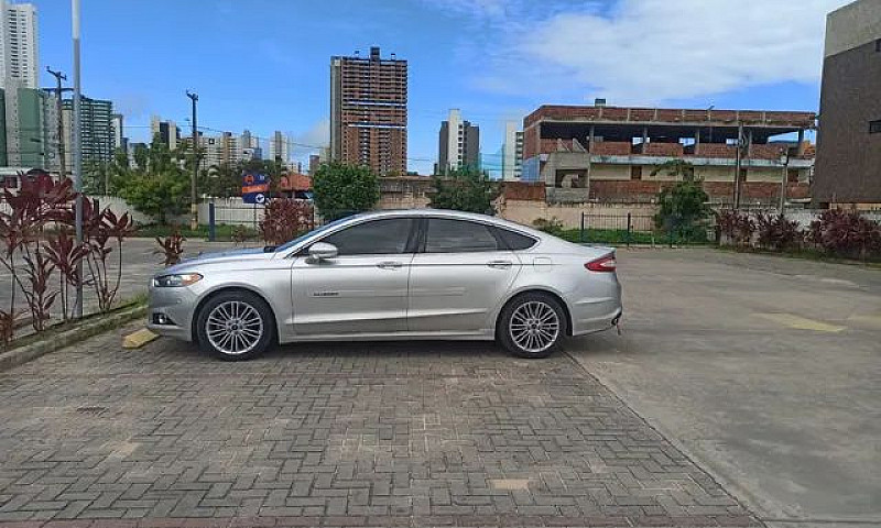 Ford Fusion Titanium...