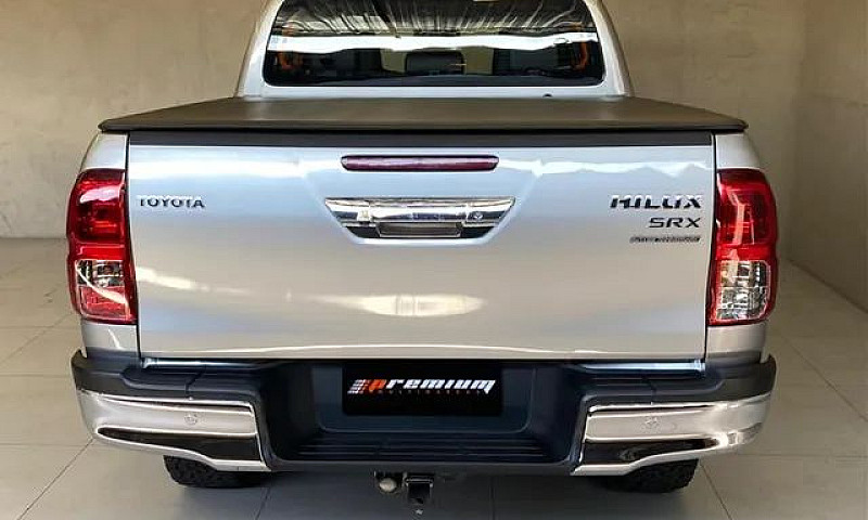 Toyota Hilux 2.8 Srx...