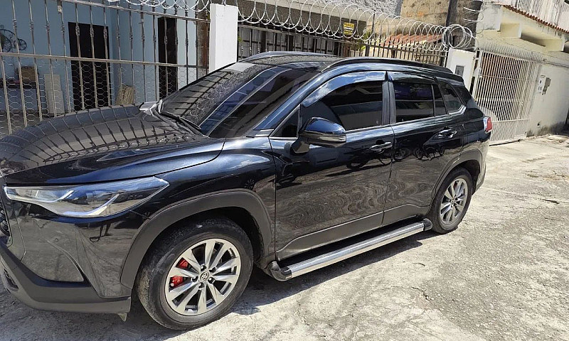 Toyota Corolla Cross...