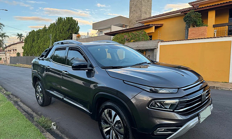Fiat Toro Volcano 2....