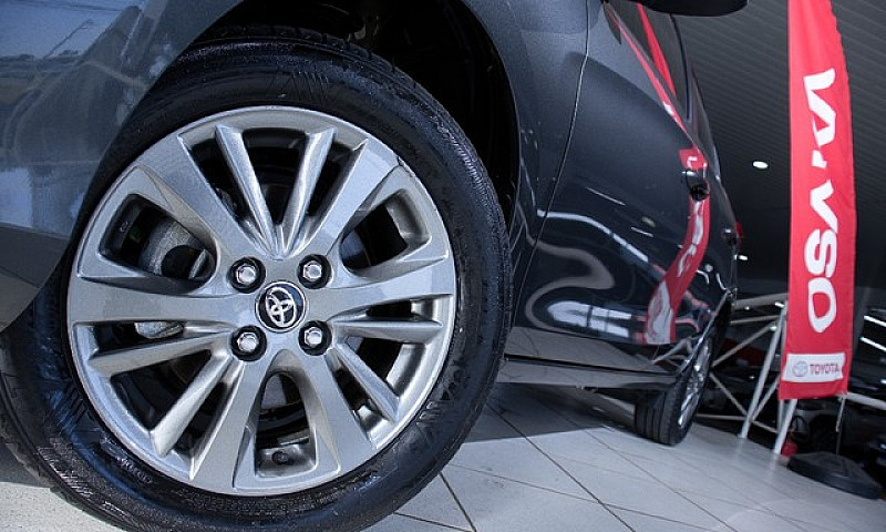 Toyota Yaris 1.5 16V...