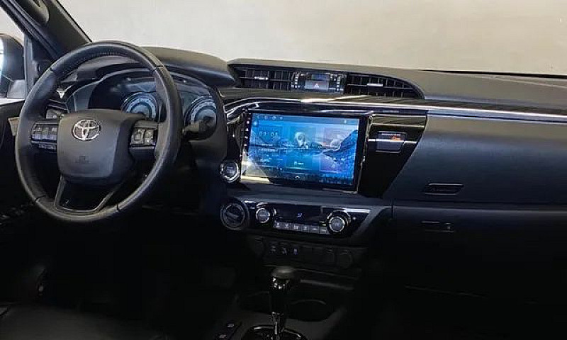 Toyota Hilux 2.8 Srx...