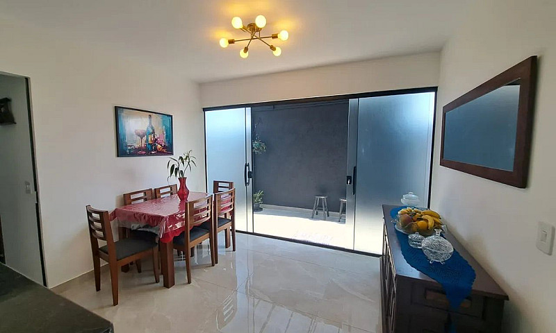 Casa Com 3 Dormitóri...