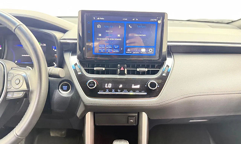 Toyota Corolla Cross...