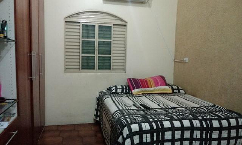 Aluga-Se Uma Casa Te...