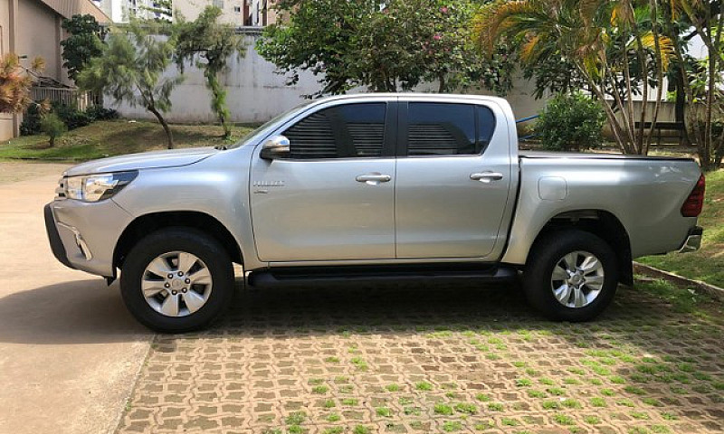 Hilux Cd Srv 2.7 Fle...