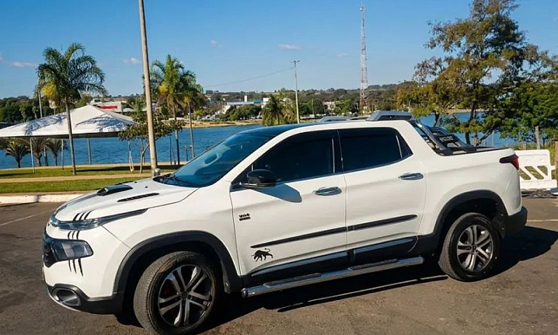 Fiat Toro Volcano 2....