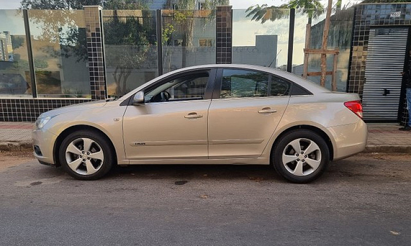 Chevrolet Cruze Seda...