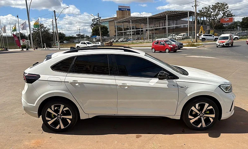 Volkswagen Nivus Hig...