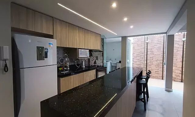 Apartamento  95M²  Z...
