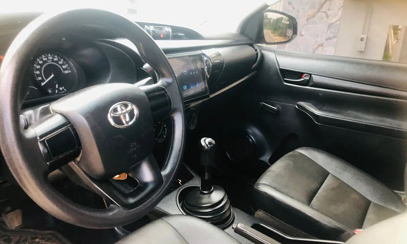 Toyota Hilux Cs 4X4 ...