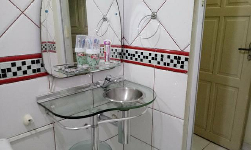 Aluga-Se Uma Casa Te...