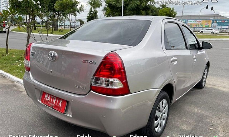 Toyota Etios Xs Seda...