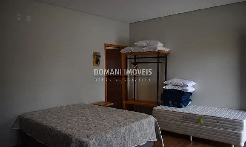 Casa Compacta À Vend...