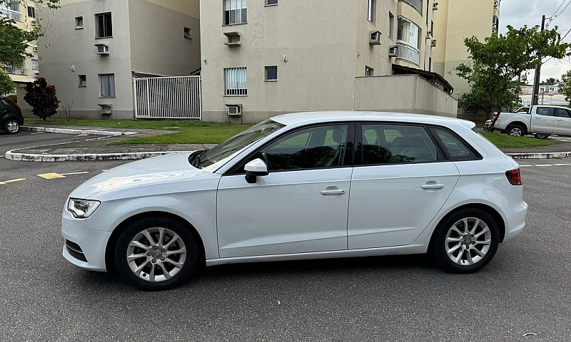 Audi A3 Sportback 1....