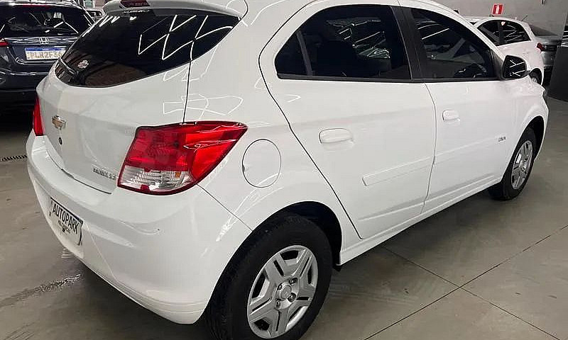 Chevrolet Onix Hatch...