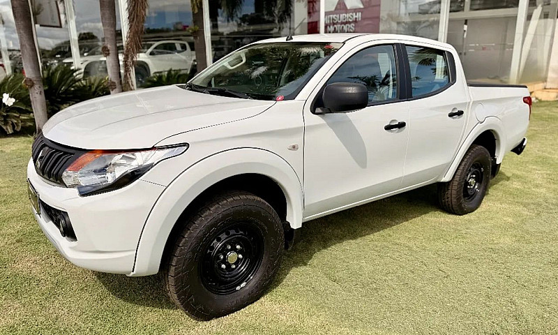 Mitsubishi L200 2.4 ...