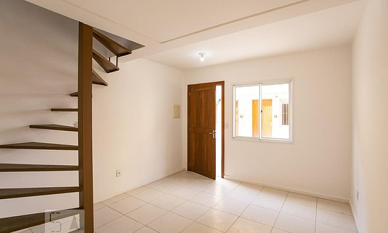 Casa De Condomínio P...