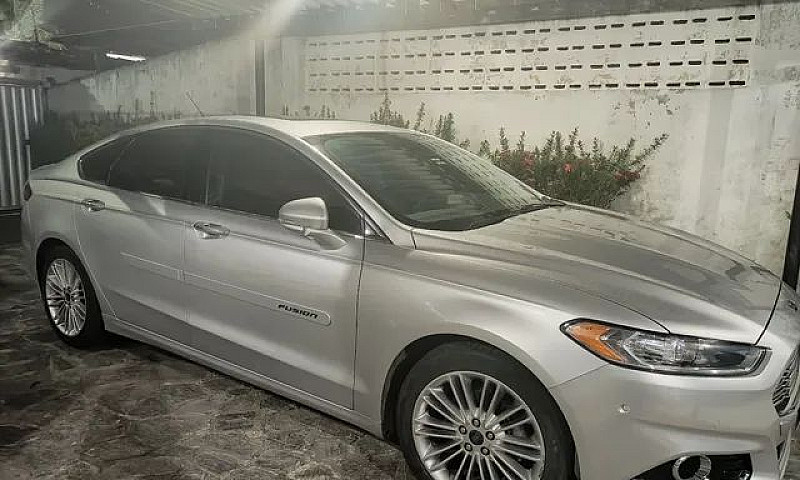 Ford Fusion Titanium...