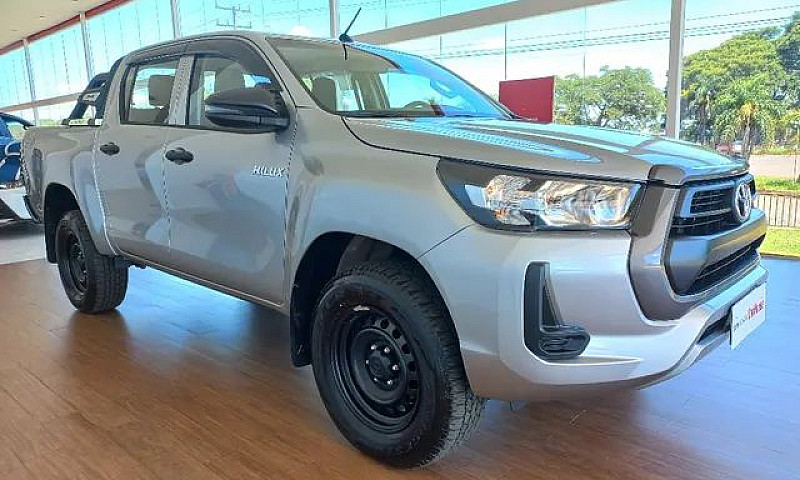 Toyota Hilux 2.8 D-4...