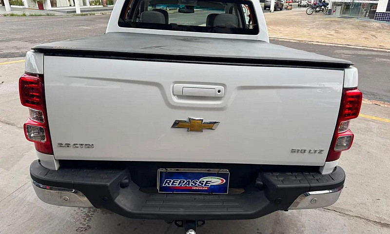 Chevrolet S10 Pick-U...