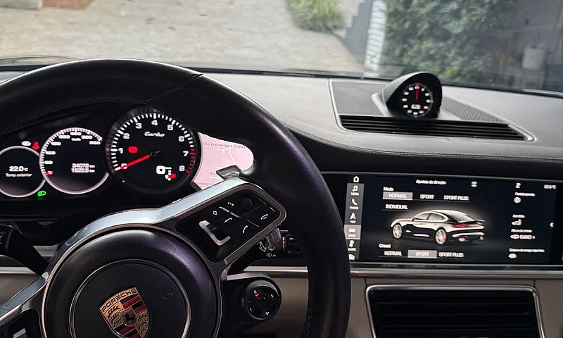 Porsche Panamera Tur...