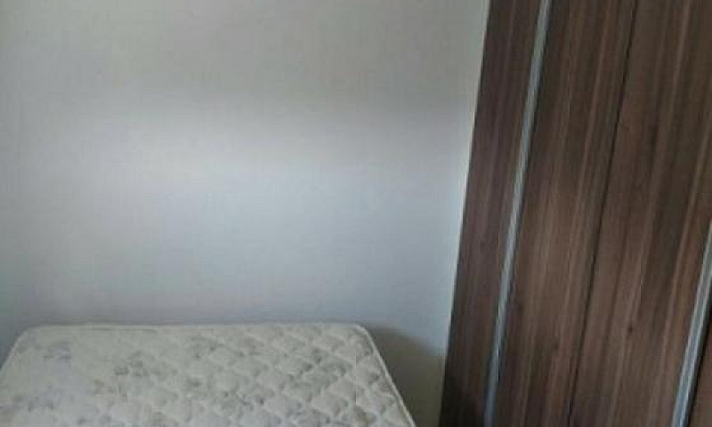 Quarto Amplo C/ Gara...