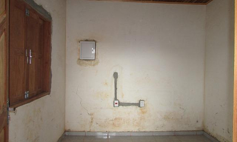 Vendo Casa No Bairro...