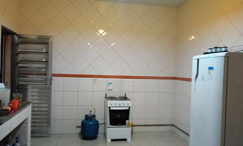 Aluga-Se Uma Casa Te...