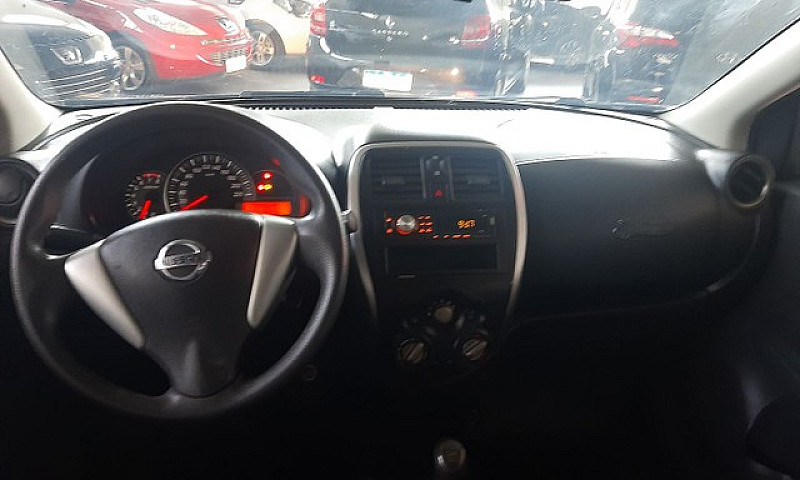 Nissan Versa S 1.0 1...