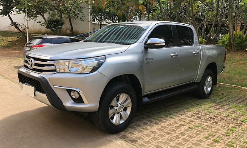 Hilux Cd Srv 2.7 Fle...