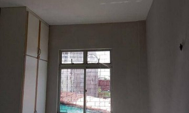 Casa Com 3 Dormitóri...