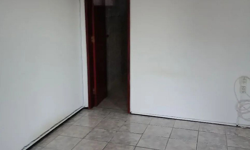 Aluga-Se. Casa Duple...
