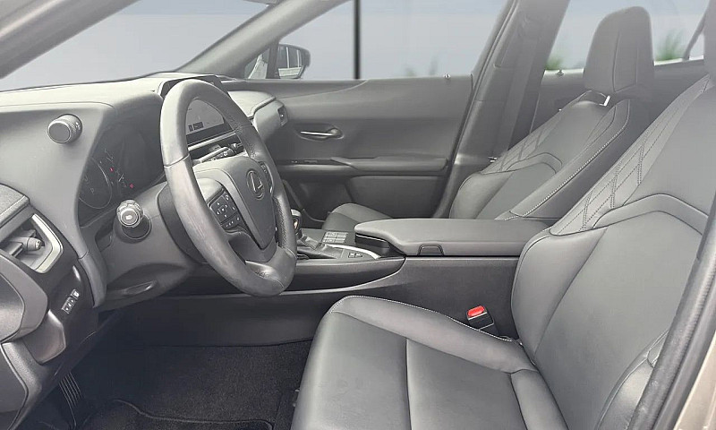 Lexus Ux-250H Dynami...
