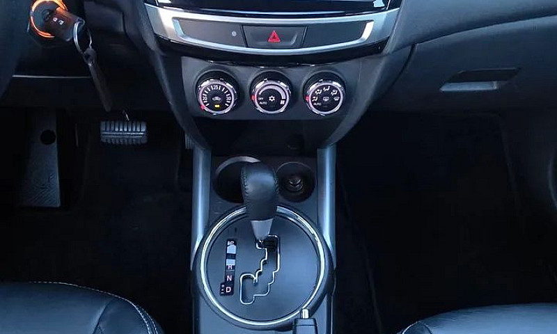 Mitsubishi Outlander...