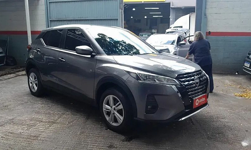 Nissan Kicks Active ...